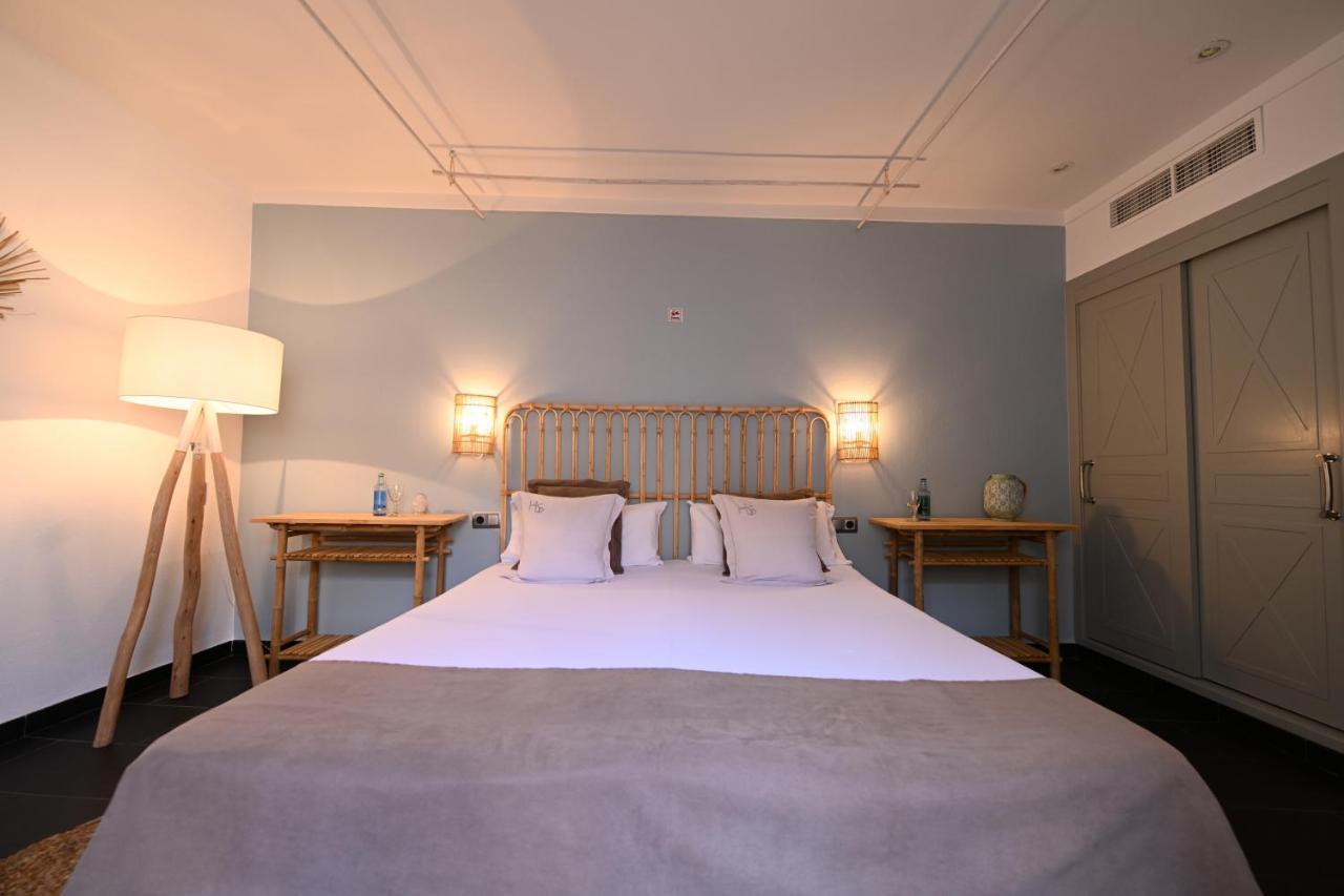 Stadthotel Santanyi Bagian luar foto
