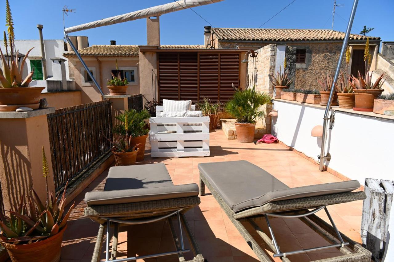 Stadthotel Santanyi Bagian luar foto