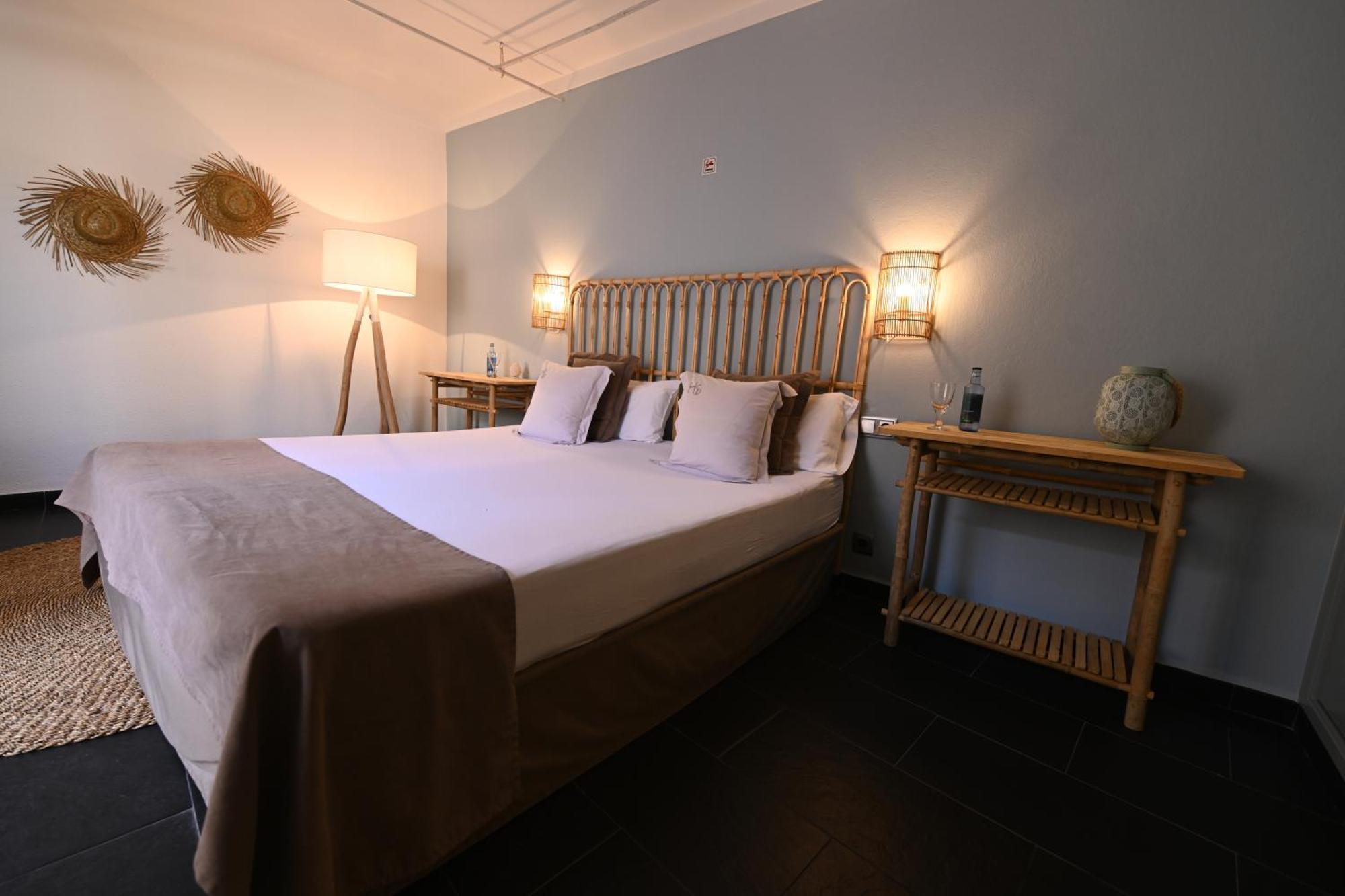 Stadthotel Santanyi Bagian luar foto