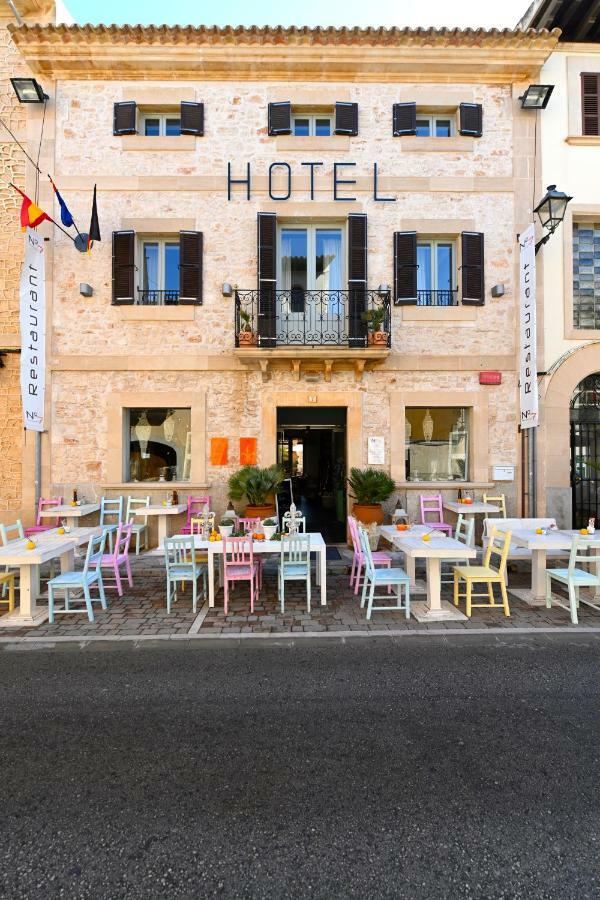 Stadthotel Santanyi Bagian luar foto